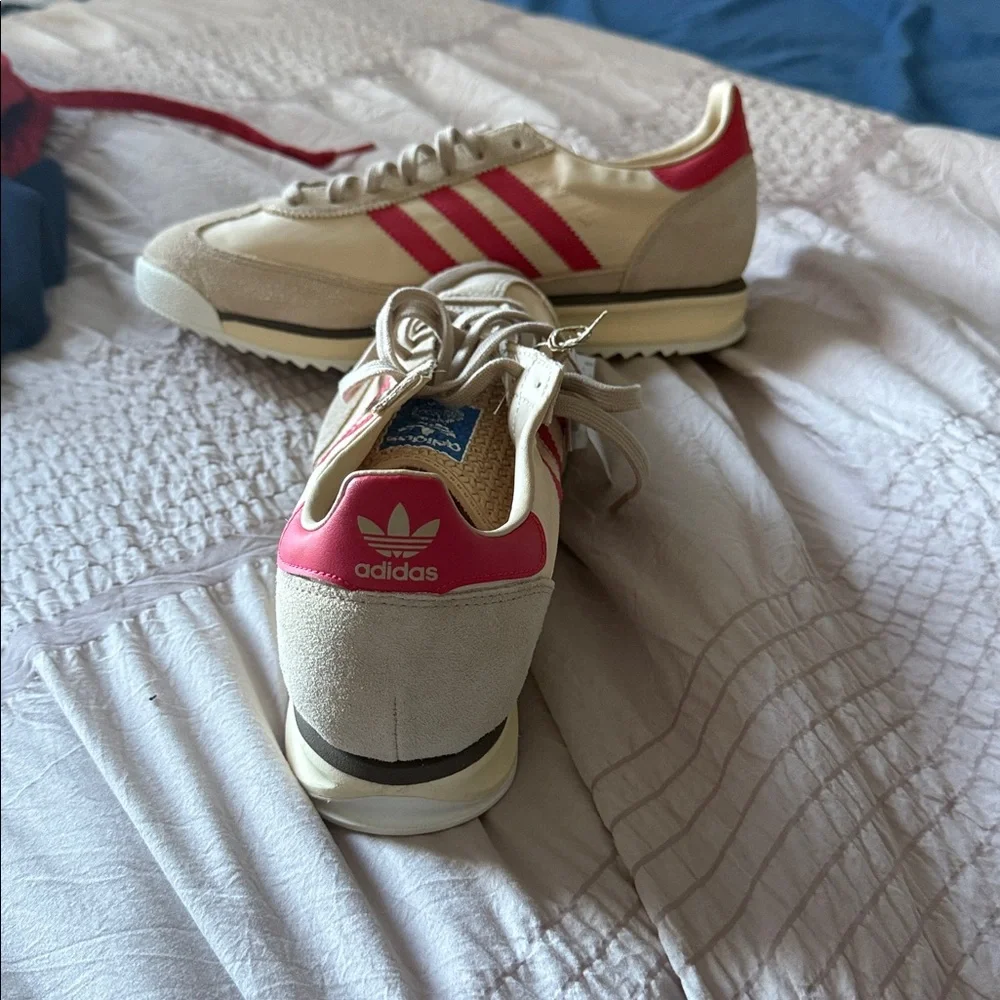 Adidas - Picture 2 of 3
